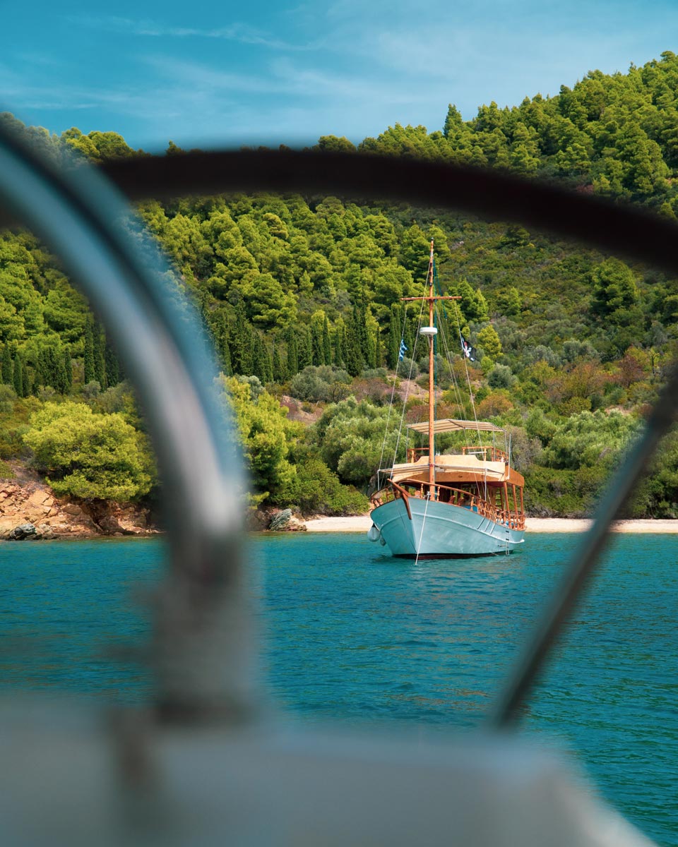 Sailing in Toroneos Gulf